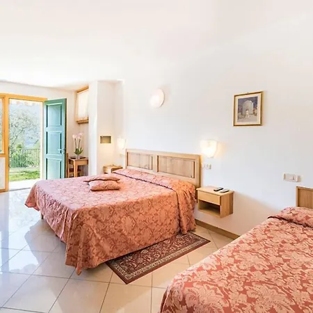 Ξενοδοχείο Rusall 3*